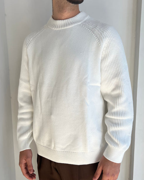 MAGLIONE CON MANICHE A COSTE