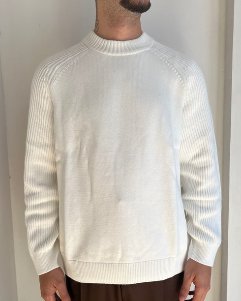 MAGLIONE CON MANICHE A COSTE