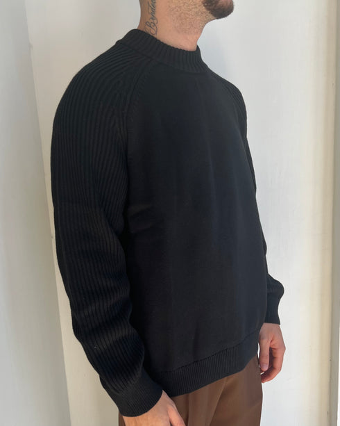 MAGLIONE CON MANICHE A COSTE